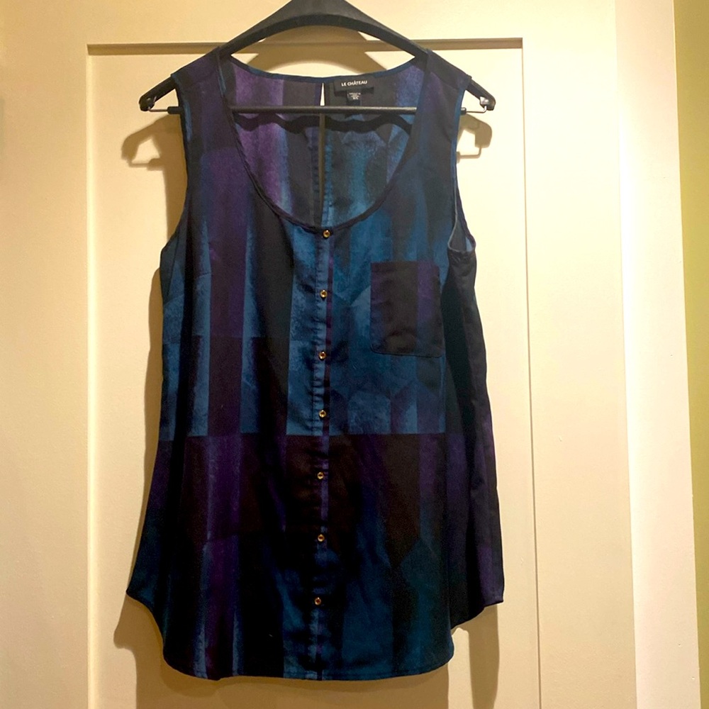 Le Chateau sleeveless blouse. Size Lg
